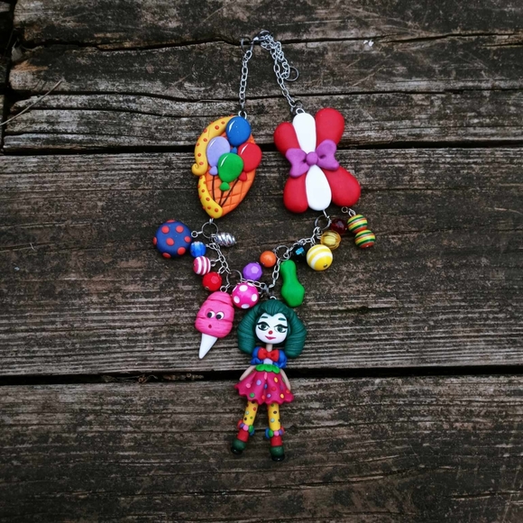 🤡🎪Clown Girl 🛼🎠Necklace 🎈🎉 - Picture 4 of 8